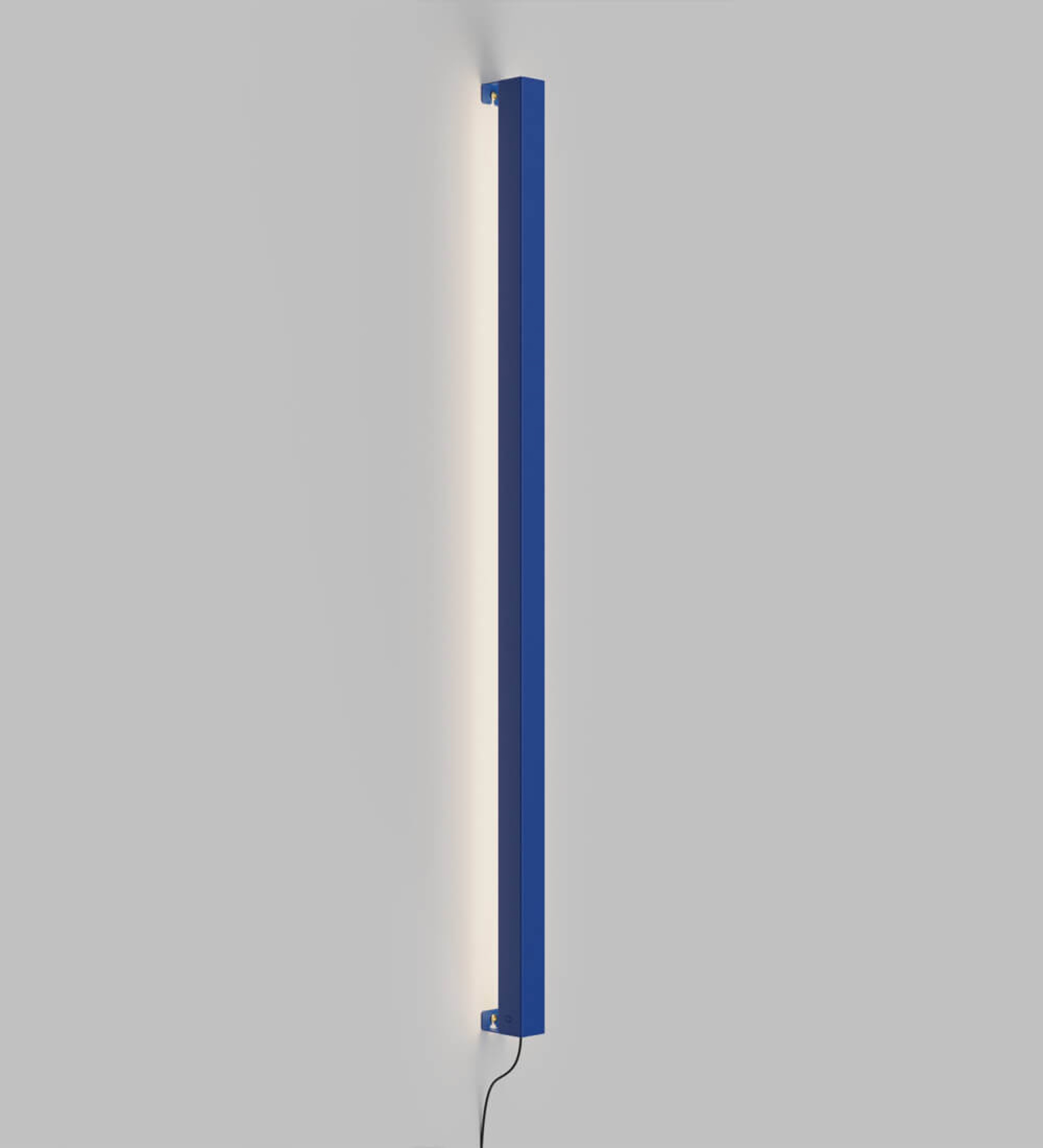 wandleuchte-blau-led