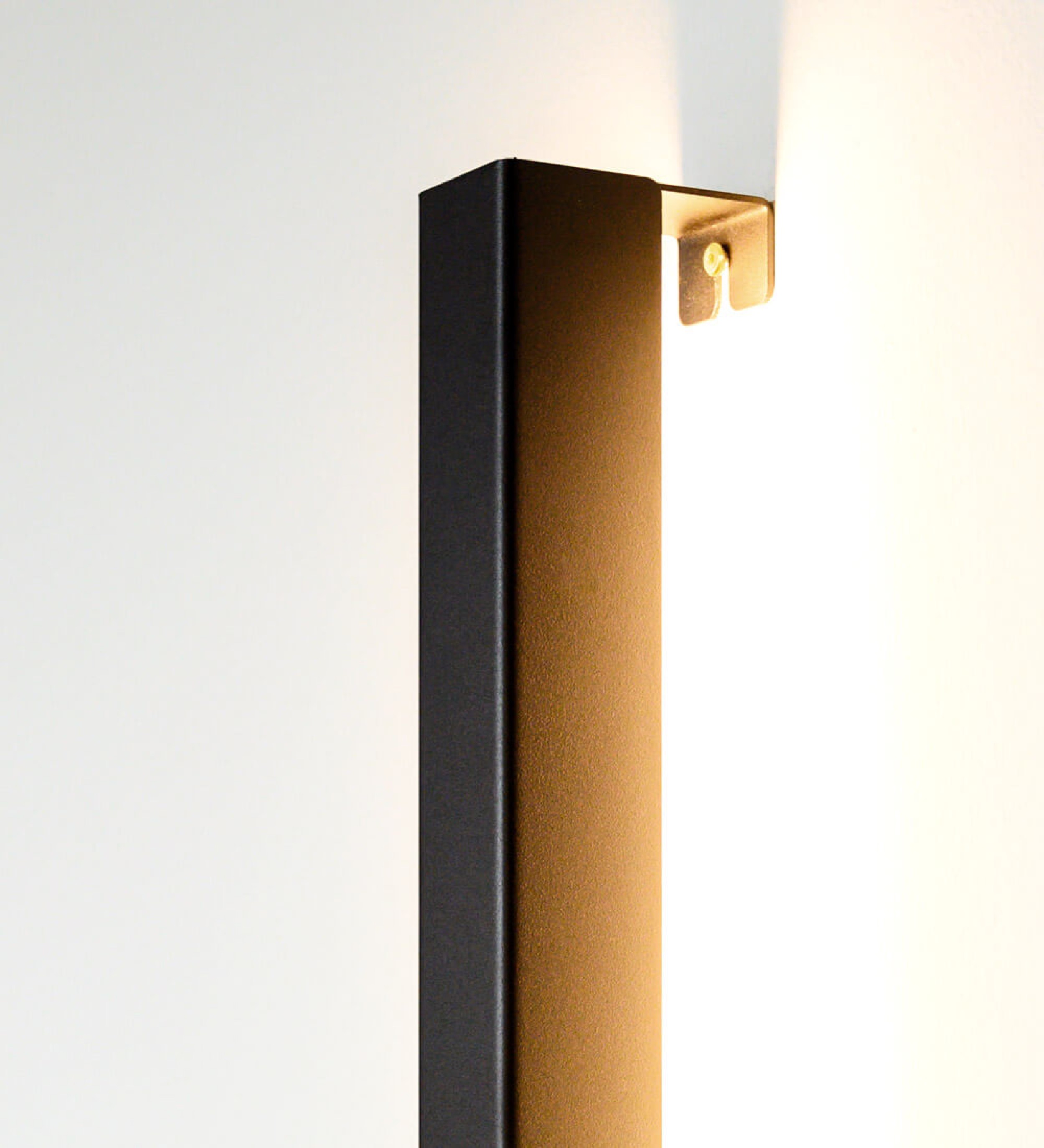 wandleuchte-schwarz-led